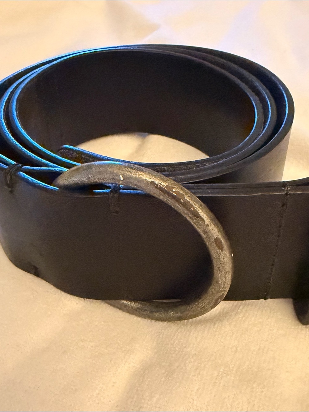 Black Leather Women's Belt with Round Metal Buckle